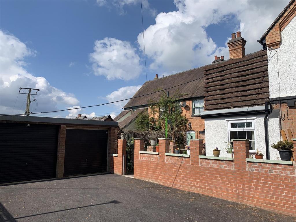 Severn Cottages Hanley Road Upton upon Severn 2 bed semi