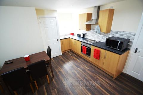 2 bedroom flat to rent, Marshall Terrace, Gilesgate, DH1