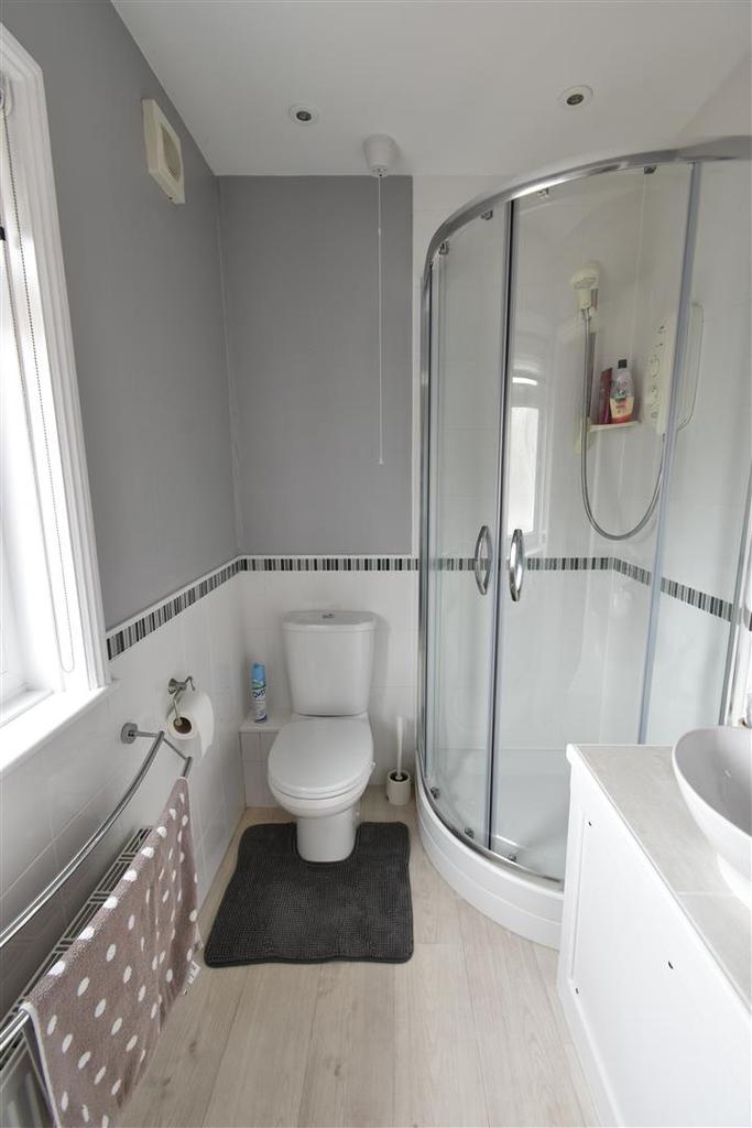 En-Suite Shower Room: