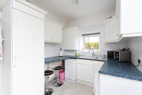 8 Bruce Road, Dundee, DD3 8LL