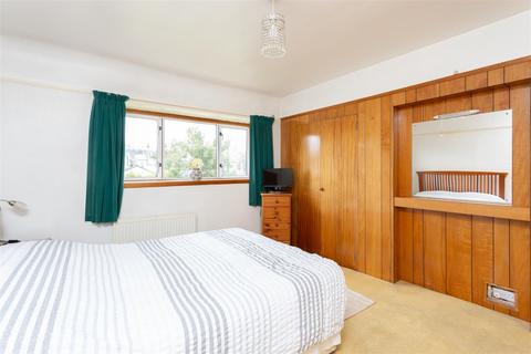 8 Bruce Road, Dundee, DD3 8LL