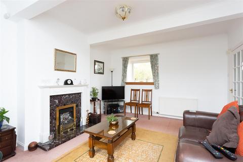 8 Bruce Road, Dundee, DD3 8LL