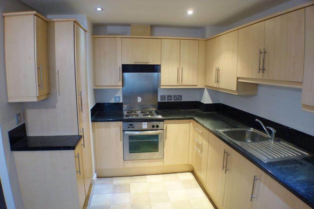 Marsden House, Marsden Road, Bolton... 2 bed apartment £575 pcm (£133 pw)
