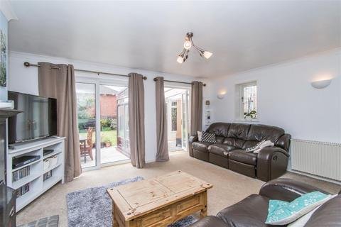 12 The Oaks, Yeoford, Crediton, EX17 5PP