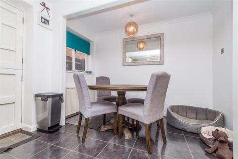 12 The Oaks, Yeoford, Crediton, EX17 5PP