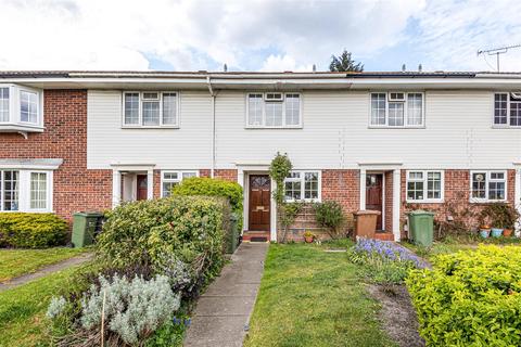 3 Shelton Close, Guildford, GU2 9YW