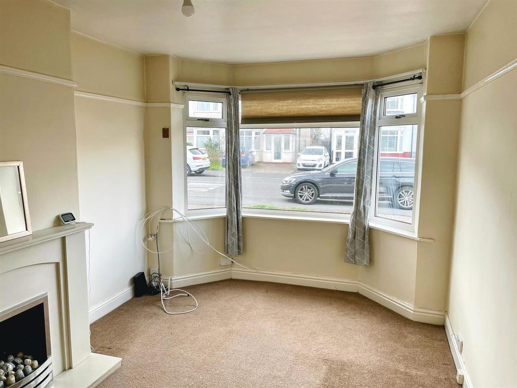 Perry Hill Road, Oldbury, B68 3 bed house £800 pcm (£185 pw)