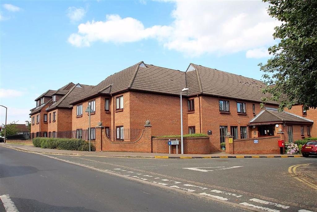 Albert Road, Buckhurst Hill, Essex 1 bed retirement property £170,000