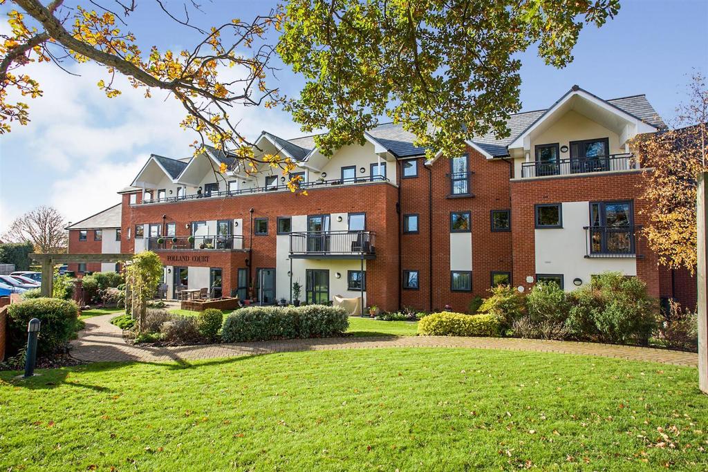 Folland Court, Hamble Lane, Hamble 1 bed apartment - £200,000