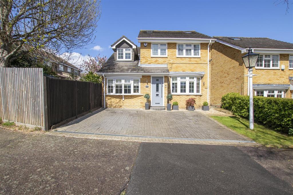 Lower Shott, Cheshunt 4 bed detached house £625,000