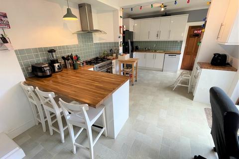 12 Palm Road, Romford, RM7 7AR