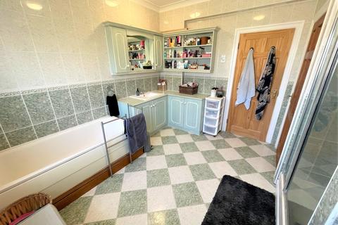 12 Palm Road, Romford, RM7 7AR
