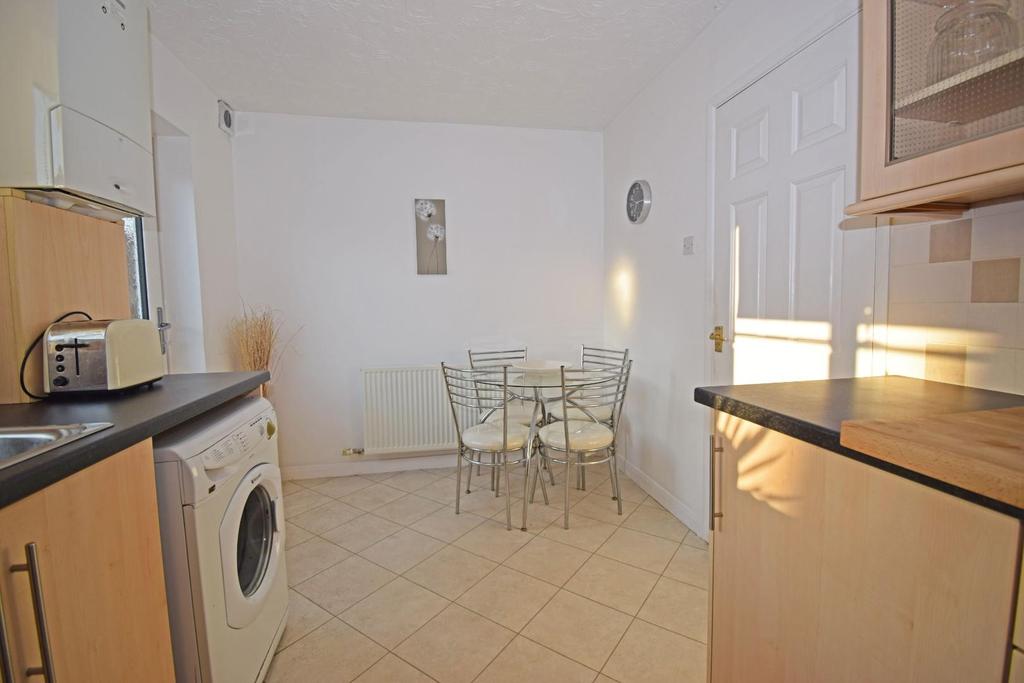 19a Crabtree Drive, kitchen b.jpg