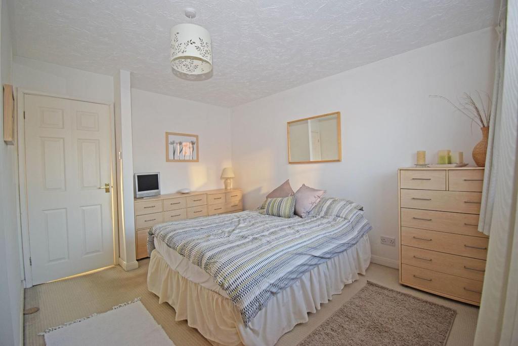 19a Crabtree Drive, bed 1b.jpg