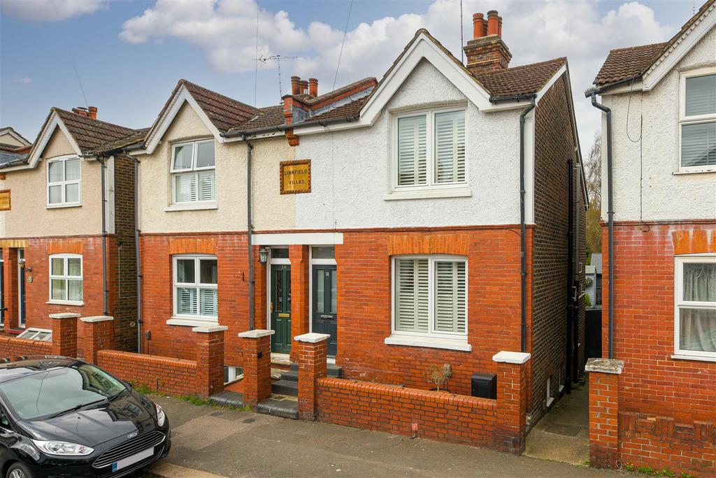 Victoria Road, Redhill 2 bed semidetached house £475,000