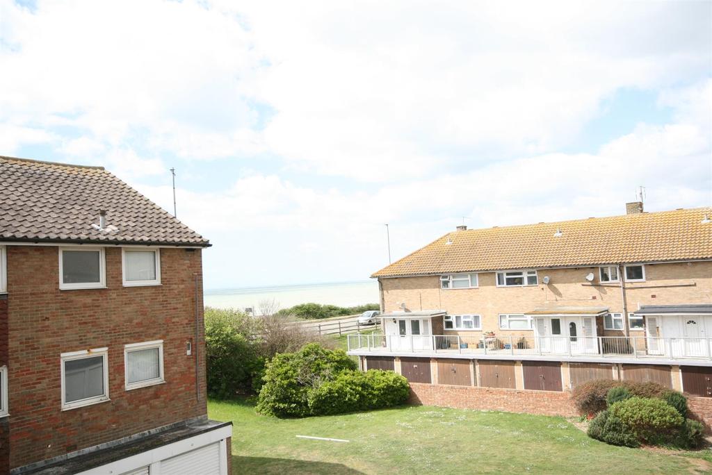 400 South Coast Road, Cliffs, Peacehaven 2 bed apartment £