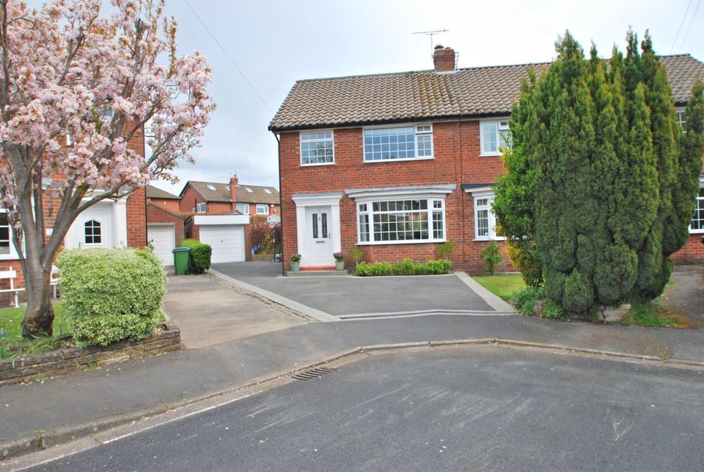 Hawthorn Grove, Bramhall 3 bed semidetached house £390,000