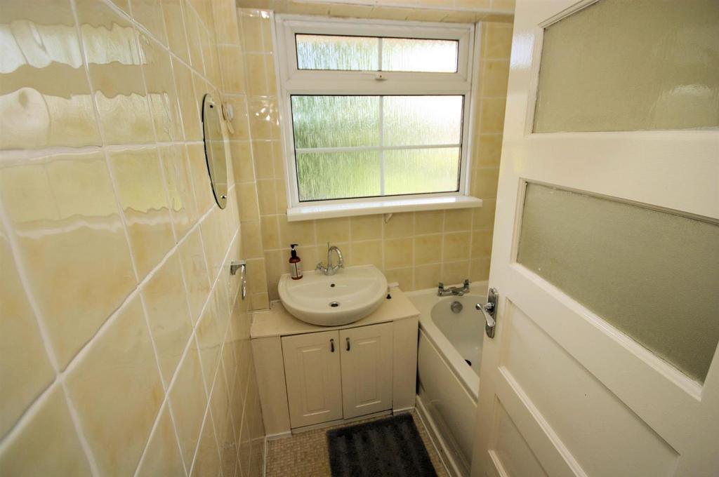 18 The mount - Bathroom.jpg