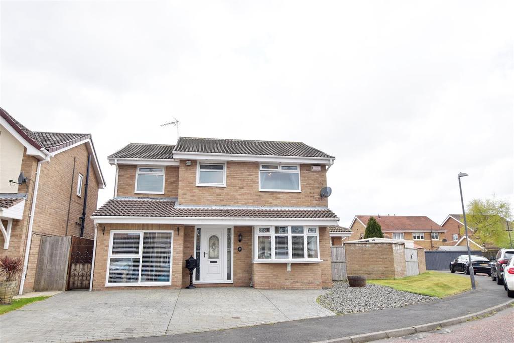 Haggerstone Drive, Fulford Grange... 4 bed detached house £285,000