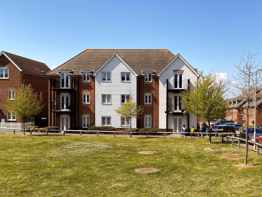 Weyman Terrace, Herne Bay 2 bed flat £205,000