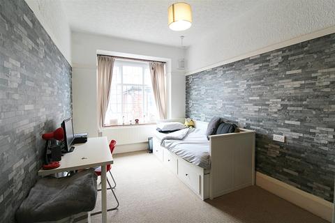 835 Anlaby Road, Hull, HU4 6DJ
