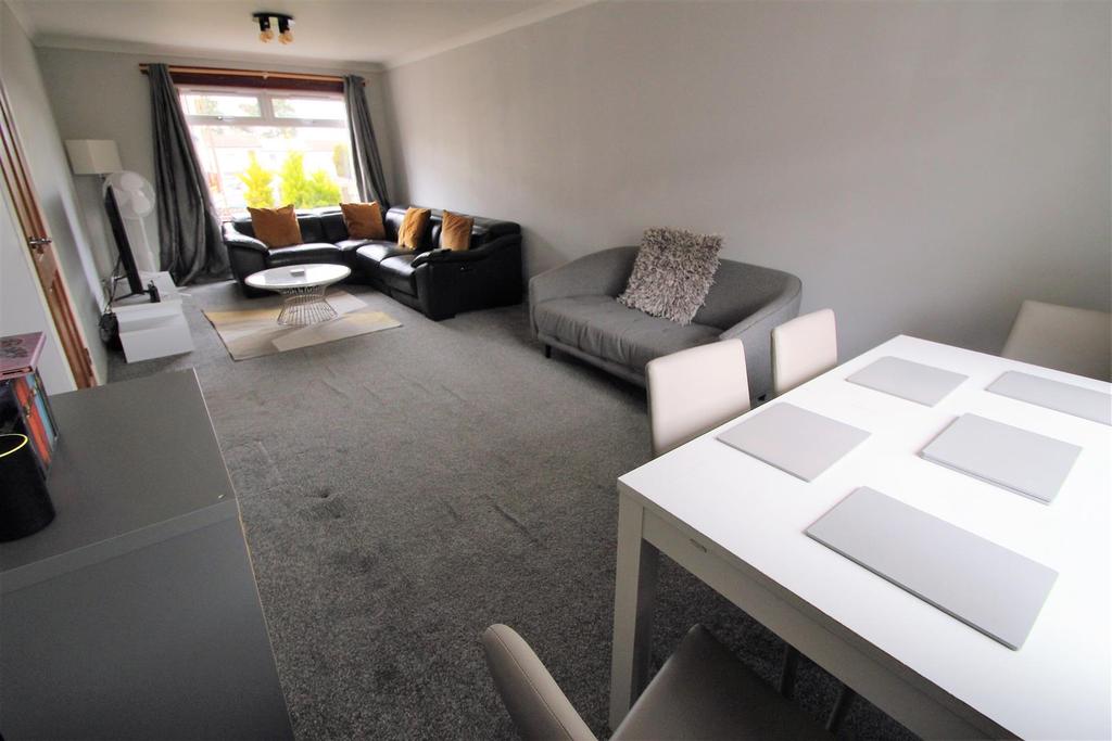 Ambrose Rise, Livingston 3 bed terraced house £142,000
