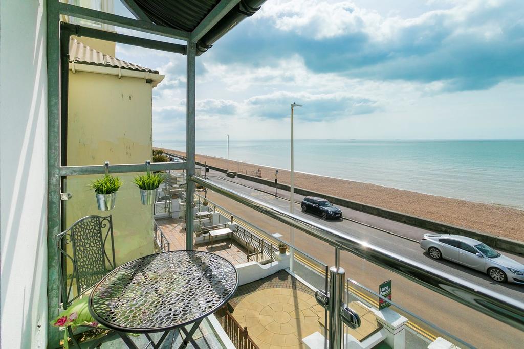The Esplanade, Sandgate, Folkestone, CT20 1 bed apartment £245,000