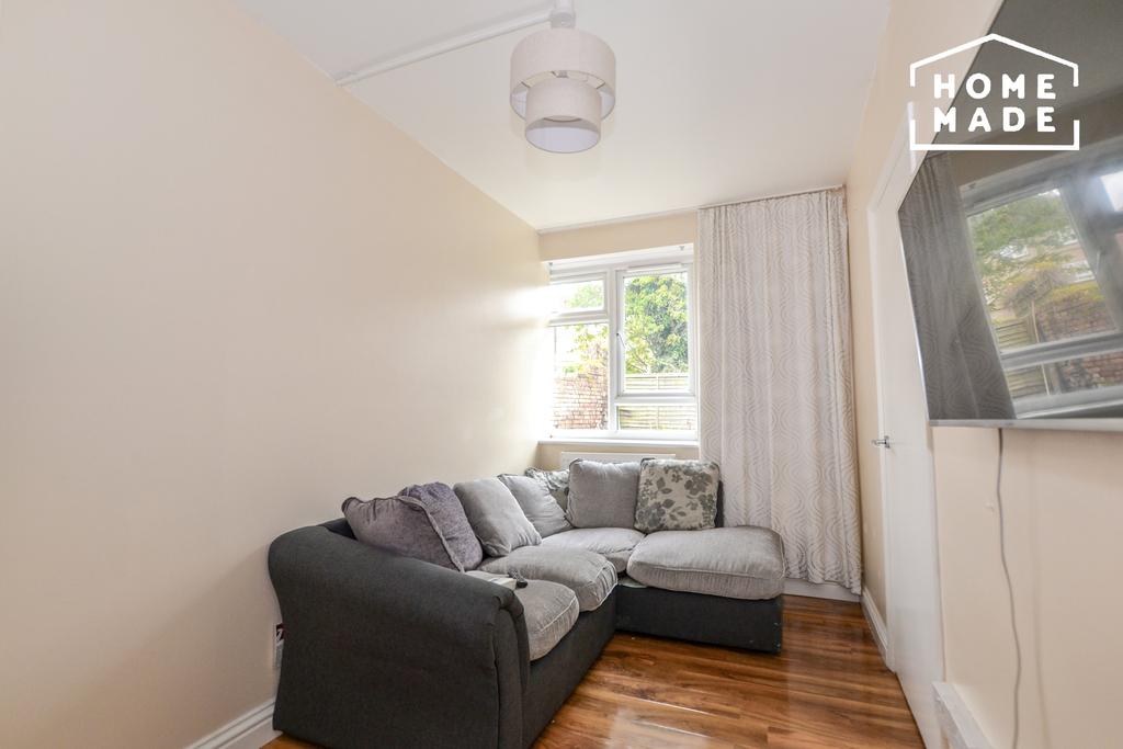 Craven Park Road, Stamford Hill, N15 1 bed flat £1,100 pcm (£254 pw)