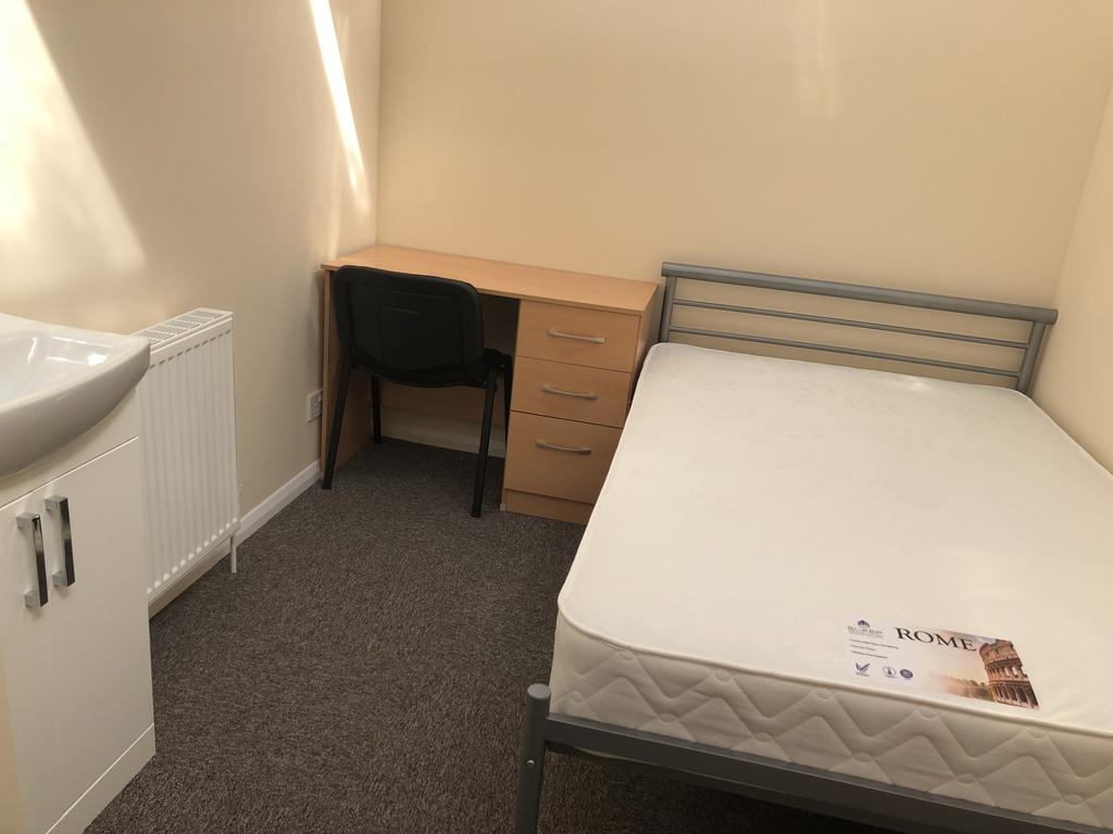 Cambridge letting agents double room to let