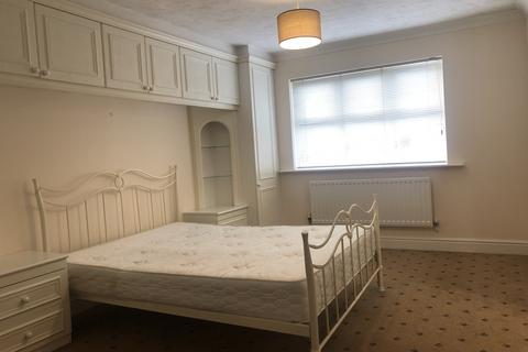 1 bedroom in a house share to rent, Moore Close, Cambridge, Cambridgeshire, CB4
