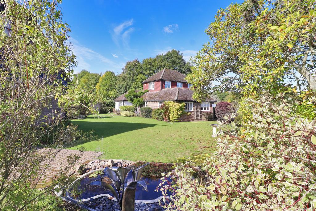 Road, Penshurst, Tonbridge, Kent, TN11 2 bed detached house £895,000