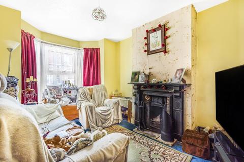 168 Elgar Road, Reading, RG2 0BN