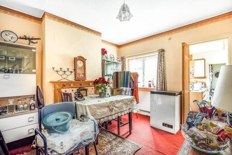 168 Elgar Road, Reading, RG2 0BN