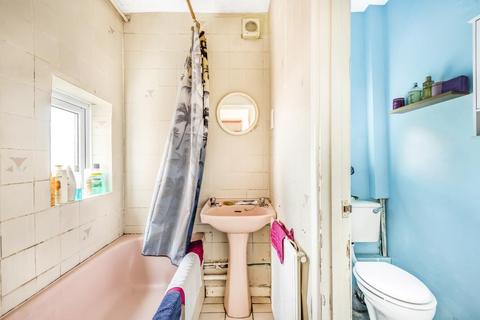 168 Elgar Road, Reading, RG2 0BN