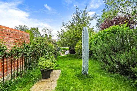 168 Elgar Road, Reading, RG2 0BN