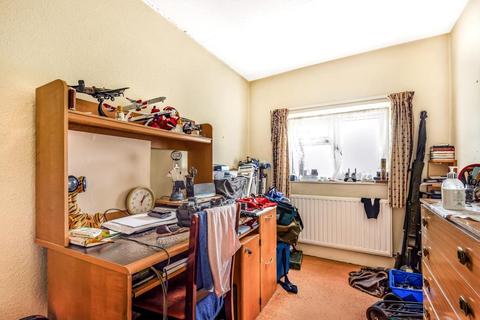 168 Elgar Road, Reading, RG2 0BN