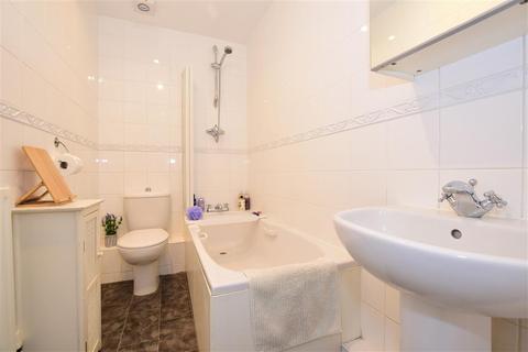65 Oldfield Drive, Wouldham, Rochester, ME1 3GP