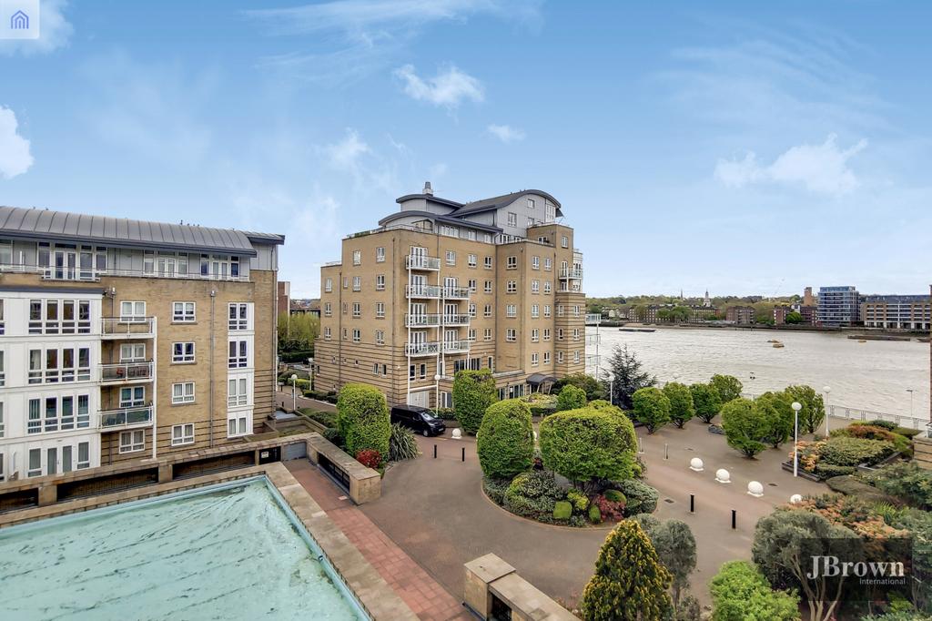 St. Davids Square, London, E14 2 bed flat £500,000