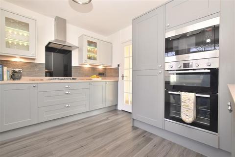 Moffatts Covington Road, Emsworth, PO10 8SY