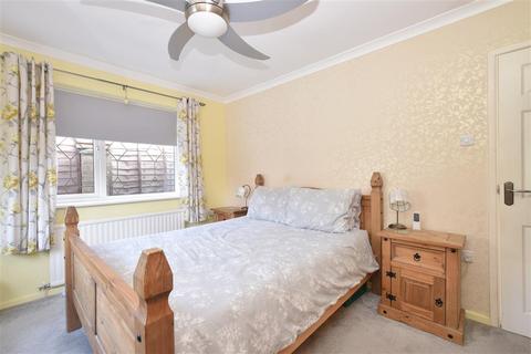 Moffatts Covington Road, Emsworth, PO10 8SY