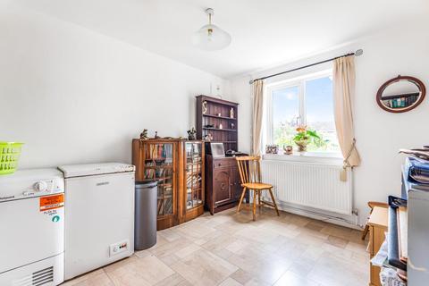 10 Hamilton Road, Thame, OX9 3XY