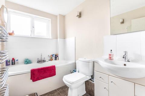 10 Hamilton Road, Thame, OX9 3XY