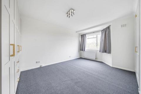 3 bedroom apartment to rent, Queens Court,  Richmond Hill,  TW10