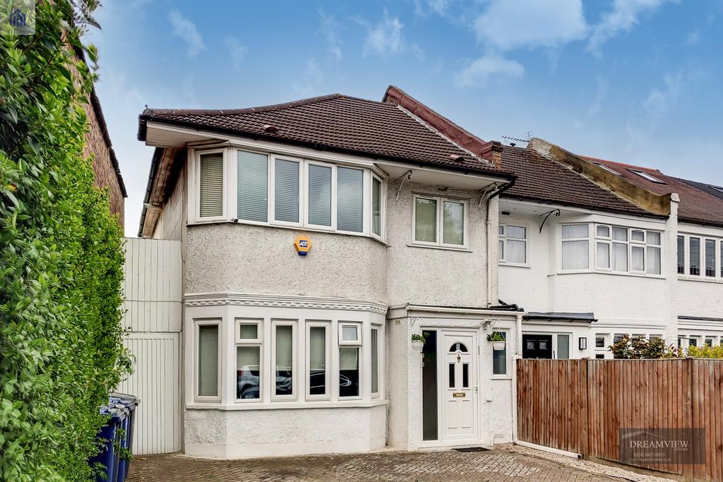 HAMILTON ROAD, LONDON, NW11 2 bed £545,000
