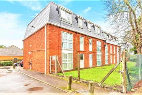 3e, Hamilton Court Botwell Common Road, Hayes, UB3 1JA
