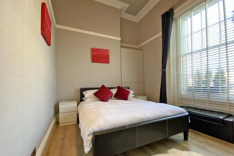 Flat 4, 8 Evesham Road, Cheltenham, GL52 2AB