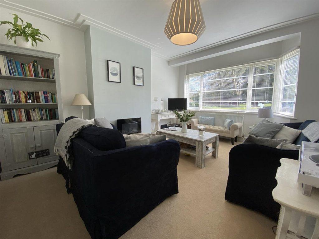 Evesham Road, Cheltenham 2 bed flat £275,000