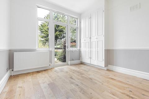 89a Arran Road, London, SE6 2LS