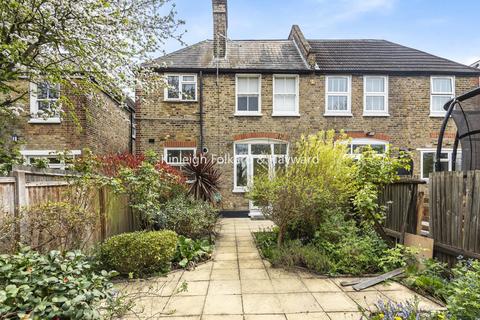 89a Arran Road, London, SE6 2LS