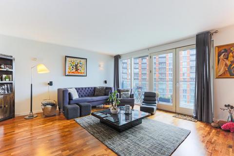 undefined, New Providence Wharf, Fairmont Avenue, London, E14